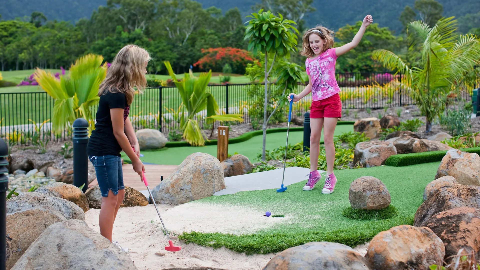 Paradise Palms Resort Cairns