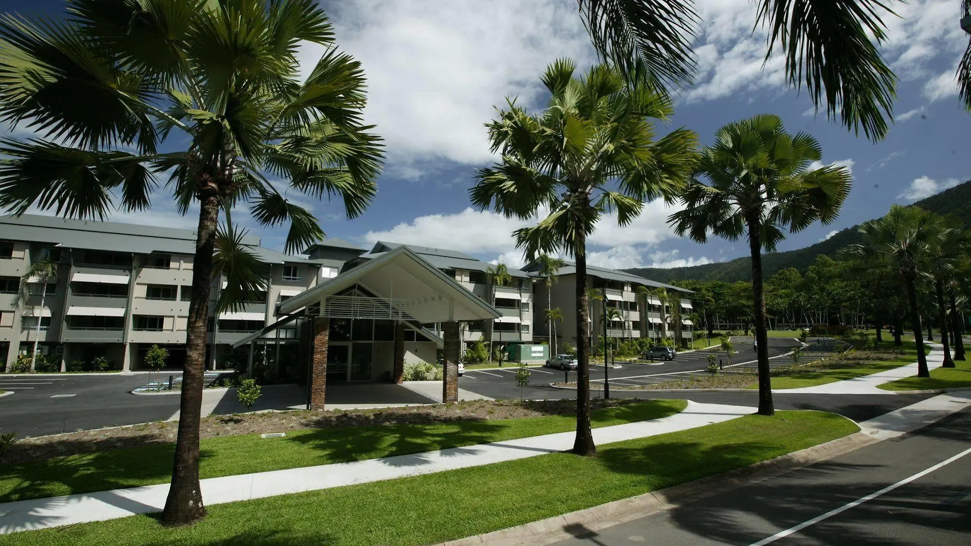 Paradise Palms Resort Cairns